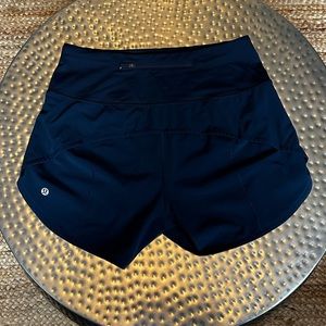 Lululemon Shorts Navy Size 6